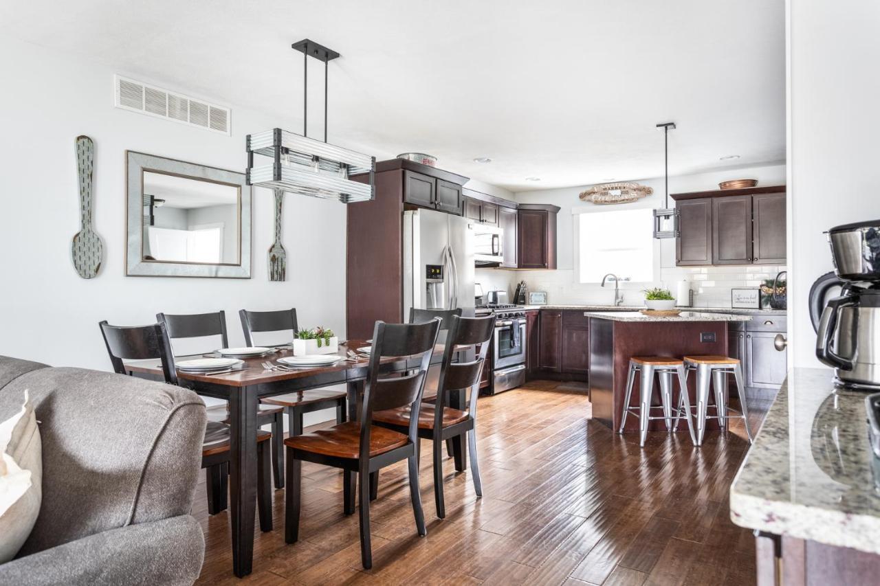 “Hygge” 3Bdr Townhouse, Close To Beach, Park & Wineries! トラバーズ・シティ エクステリア 写真