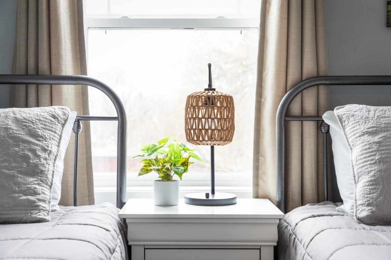 “Hygge” 3Bdr Townhouse, Close To Beach, Park & Wineries! トラバーズ・シティ エクステリア 写真